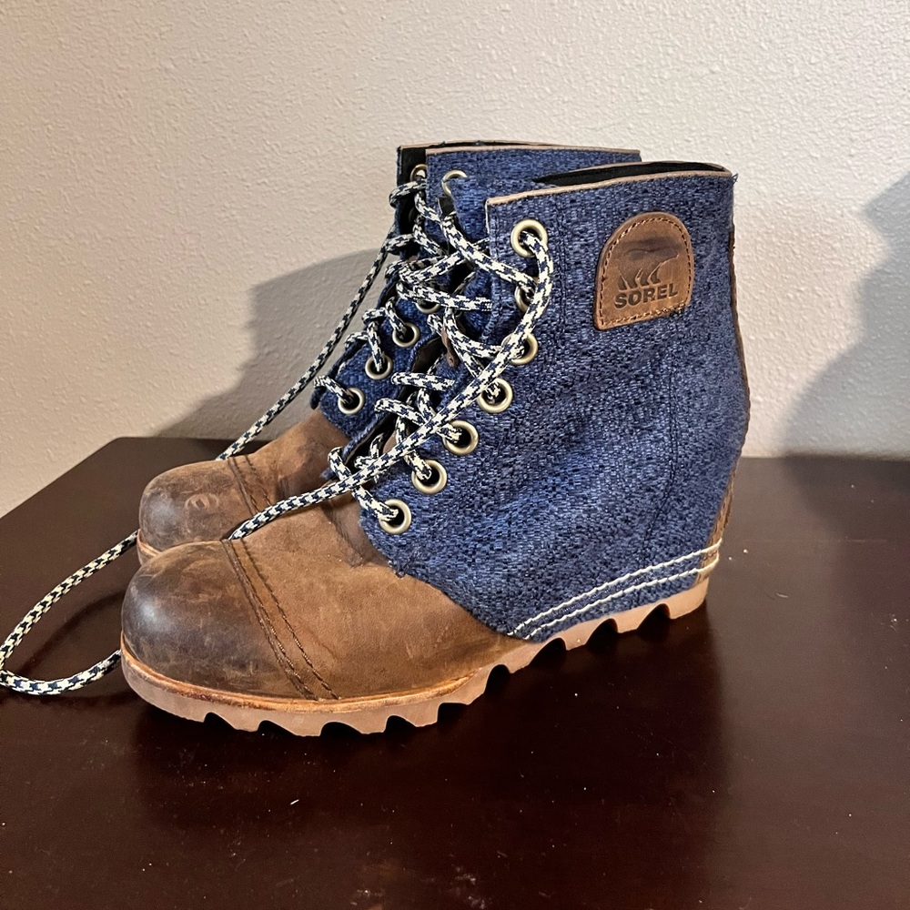 Sorel wedge boots